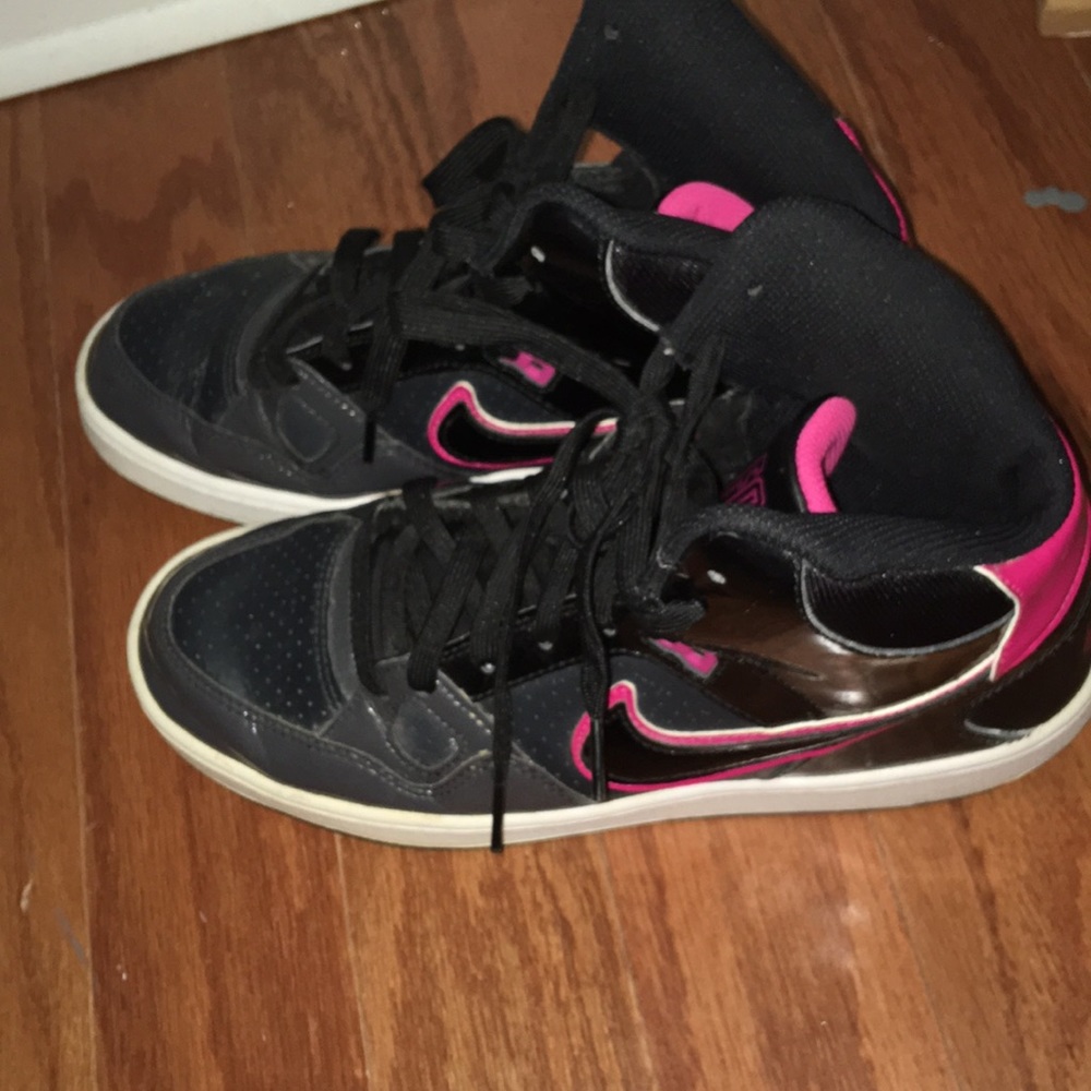 Nike sneakers size 10